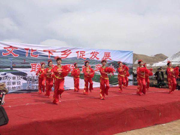 雙聯(lián)送溫暖，文化拜大年（圖）